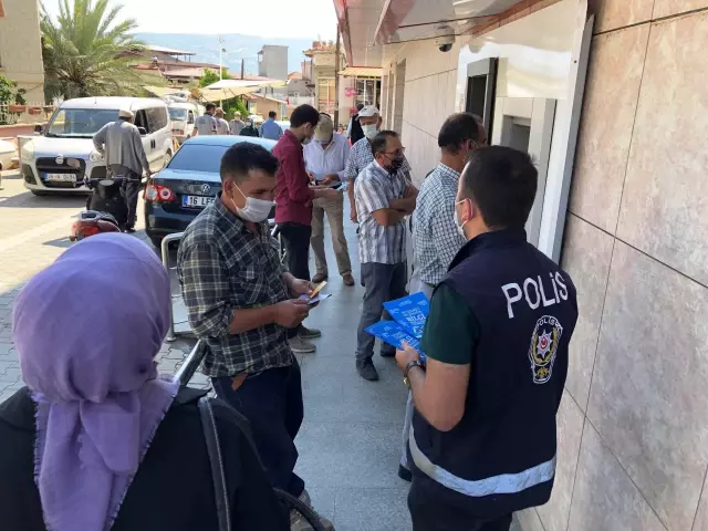 Sarıgöl'de emniyet, siber suçlara karşı vatandaşları uyardı Sarıgöl'de emniyet, siber suçlara karşı vatandaşları uyardı