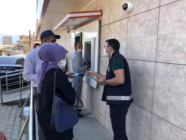 Sarıgöl ve Kula'da emniyet ekiplerinden siber suçlarla mücadele standı Sarıgöl ve Kula'da emniyet ekiplerinden siber suçlarla mücadele standı