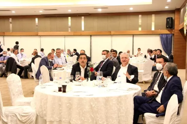 Savunma Sanayi Başkanı Demir: 'Bugün savunma sanayi ciromuz 10 milyar dolarları aştı' Savunma Sanayi Başkanı Demir: 'Bugün savunma sanayi ciromuz 10 milyar dolarları aştı'