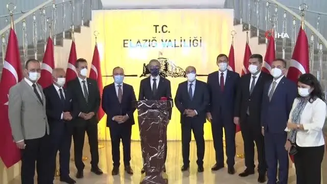 Savunma Sanayi Başkanı Demir: 'Savunma sanayi alanı başta olmak üzere sanayinin diğer alanlarında yetkinlik oluşturmak istiyoruz' Savunma Sanayi Başkanı Demir: 'Savunma sanayi alanı başta olmak üzere sanayinin diğer alanlarında yetkinlik oluşturmak istiyoruz'