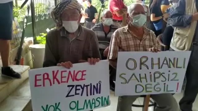 Seferihisar'da jeotermal enerji santrali projesi için düzenlenen toplantı, protestolar nedeniyle yapılamadı Seferihisar'da jeotermal enerji santrali projesi için düzenlenen toplantı, protestolar nedeniyle yapılamadı