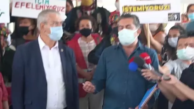 Seferihisar'da jeotermal enerji santrali projesi için düzenlenen toplantı, protestolar nedeniyle yapılamadı Seferihisar'da jeotermal enerji santrali projesi için düzenlenen toplantı, protestolar nedeniyle yapılamadı