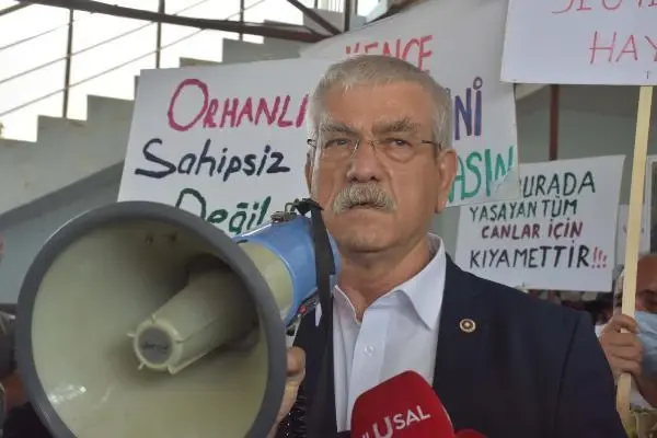 SEFERİHİSAR'DA KÖYLÜLERDEN JES EYLEMİ SEFERİHİSAR'DA KÖYLÜLERDEN JES EYLEMİ