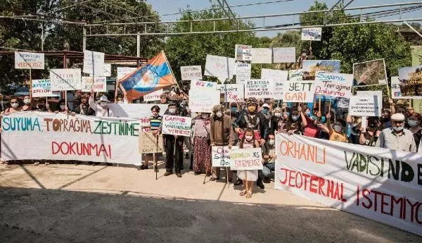 SEFERİHİSAR'DA KÖYLÜLERDEN JES EYLEMİ SEFERİHİSAR'DA KÖYLÜLERDEN JES EYLEMİ
