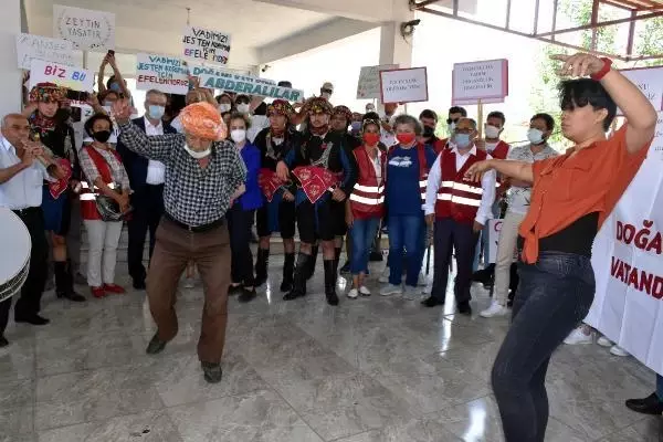 SEFERİHİSAR'DA KÖYLÜLERDEN JES EYLEMİ SEFERİHİSAR'DA KÖYLÜLERDEN JES EYLEMİ