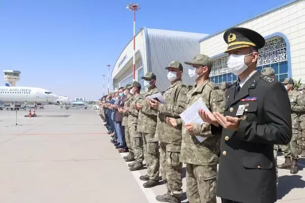 Son dakika haberleri: MARDİN ŞEHİT ASKERİN CENAZESİ MEMLEKETİNE UĞURLANDI Son dakika haberleri: MARDİN ŞEHİT ASKERİN CENAZESİ MEMLEKETİNE UĞURLANDI