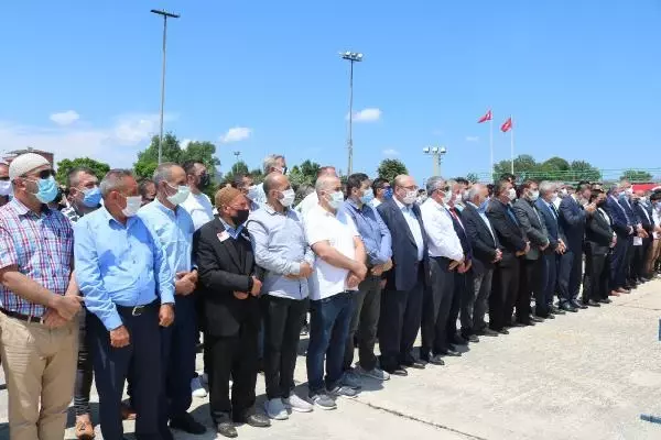 Mardin'de silah kazası sonucu şehit olan asker son yolculuğuna uğurlandı Mardin'de silah kazası sonucu şehit olan asker son yolculuğuna uğurlandı