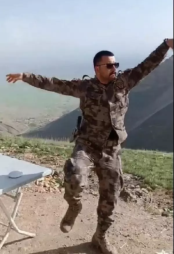 Şehit Kabalay'ın zeybek videosu duygulandırdı Şehit Kabalay'ın zeybek videosu duygulandırdı