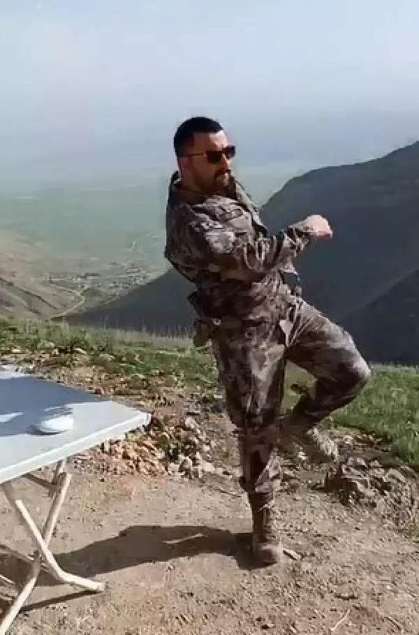 Şehit Kabalay'ın zeybek videosu duygulandırdı Şehit Kabalay'ın zeybek videosu duygulandırdı