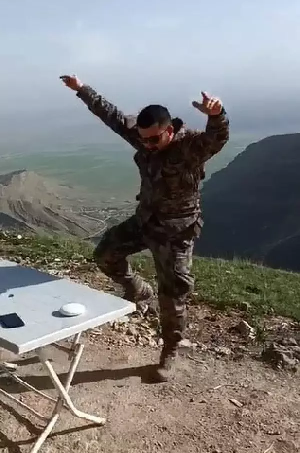 Şehit Kabalay'ın zeybek videosu duygulandırdı Şehit Kabalay'ın zeybek videosu duygulandırdı