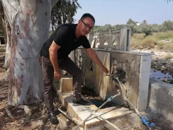 SELÇUKLU KOMUTANININ TÜRBESİNİN DE BULUNDUĞU MEZARLIK PERİŞAN SELÇUKLU KOMUTANININ TÜRBESİNİN DE BULUNDUĞU MEZARLIK PERİŞAN