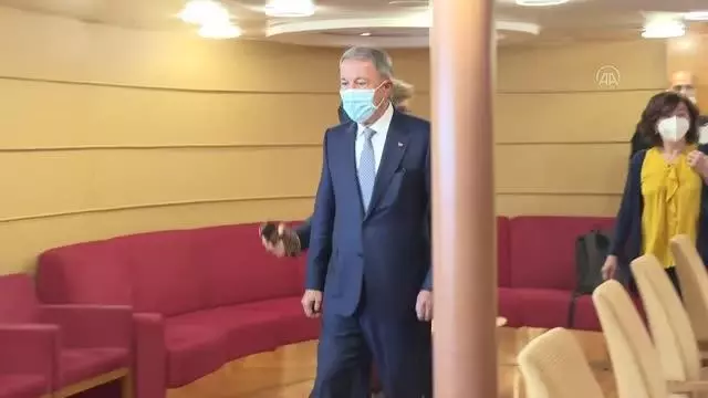 SİCİLYA ADASI - Milli Savunma Bakanı Akar, İtalya ve İngiltere Savunma Bakanları ile üçlü toplantıda bir araya geldi SİCİLYA ADASI - Milli Savunma Bakanı Akar, İtalya ve İngiltere Savunma Bakanları ile üçlü toplantıda bir araya geldi