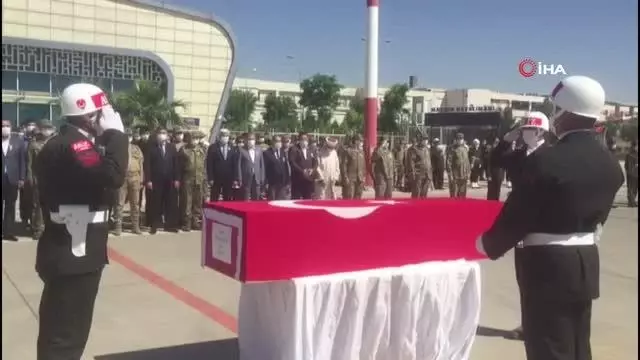Son dakika haber! Silah kazasında şehit olan piyade er için Mardin'de tören düzenlendi Son dakika haber! Silah kazasında şehit olan piyade er için Mardin'de tören düzenlendi
