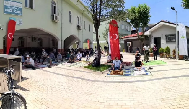 Sırameşeler Hakkı Camii yenilendi Sırameşeler Hakkı Camii yenilendi