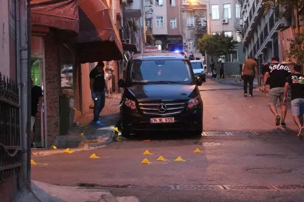 Son dakika haberleri! Şişli'de kavga ettikleri kişilere kurşun yağdırdılar; kızını parka götüren baba öldü Son dakika haberleri! Şişli'de kavga ettikleri kişilere kurşun yağdırdılar; kızını parka götüren baba öldü