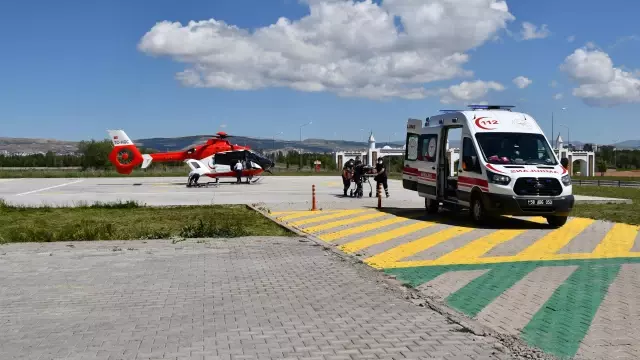 İnşaattan düşen kalıp işçisi ağır yaralandı İnşaattan düşen kalıp işçisi ağır yaralandı