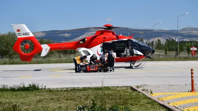 İnşaattan düşen kalıp işçisi ağır yaralandı İnşaattan düşen kalıp işçisi ağır yaralandı