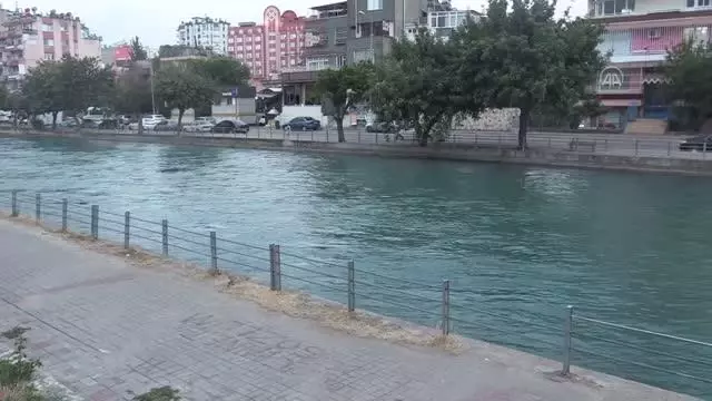 Sulama kanalına düşen kişiyi çevredekiler kurtardı Sulama kanalına düşen kişiyi çevredekiler kurtardı