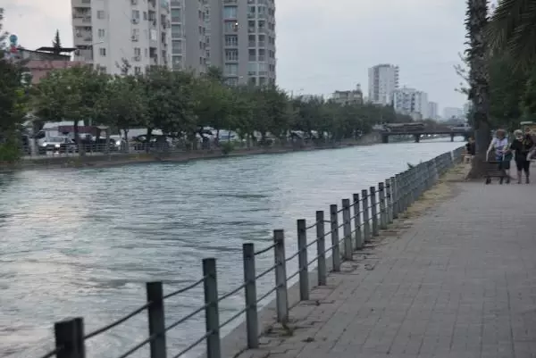 DÜŞTÜĞÜ SULAMA KANALINDAN KURTARILAN KİŞİ, YOĞUN BAKIMDA TEDAVİYE ALINDI DÜŞTÜĞÜ SULAMA KANALINDAN KURTARILAN KİŞİ, YOĞUN BAKIMDA TEDAVİYE ALINDI