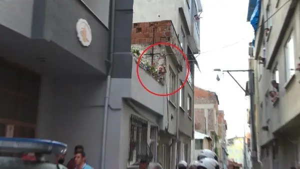 BURSA ŞÜPHELİLER 15 KİLOMETRELİK KOVALAMACAYLA YAKALANDI; MAHALLELİ POLİSİ ALKIŞLADI BURSA ŞÜPHELİLER 15 KİLOMETRELİK KOVALAMACAYLA YAKALANDI; MAHALLELİ POLİSİ ALKIŞLADI