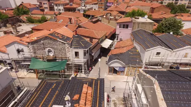 Tarihi Kula Çarşısı'nda restorasyon çalışmaları devam ediyor Tarihi Kula Çarşısı'nda restorasyon çalışmaları devam ediyor