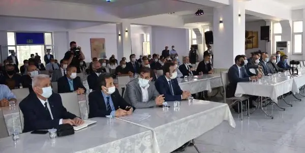 TCDD GENEL MÜDÜRÜ UYGUN, SİVAS'TA YHT ÇALIŞMALARINI İNCELEDİ TCDD GENEL MÜDÜRÜ UYGUN, SİVAS'TA YHT ÇALIŞMALARINI İNCELEDİ
