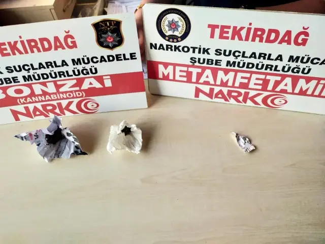 Tekirdağ'ın 3 ilçesinde uyuşturucu operasyonu: 4 gözaltı Tekirdağ'ın 3 ilçesinde uyuşturucu operasyonu: 4 gözaltı