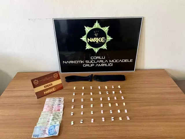 Tekirdağ'ın 3 ilçesinde uyuşturucu operasyonu: 4 gözaltı Tekirdağ'ın 3 ilçesinde uyuşturucu operasyonu: 4 gözaltı