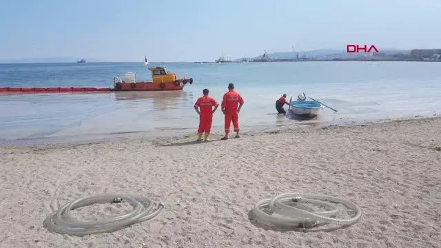 TEKİRDAĞ SAHİLLERİNDE 'MÜSİLAJ' TEMİZLİĞİ SÜRÜYOR TEKİRDAĞ SAHİLLERİNDE 'MÜSİLAJ' TEMİZLİĞİ SÜRÜYOR