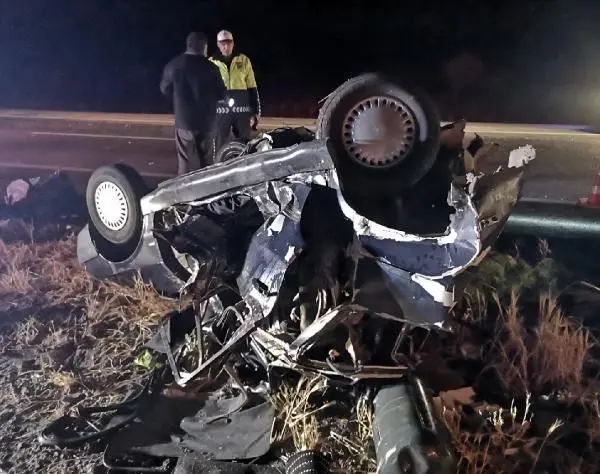 Son dakika: TIR, park halindeki otomobile çarptı; Bülent ile dedesi öldü Son dakika: TIR, park halindeki otomobile çarptı; Bülent ile dedesi öldü