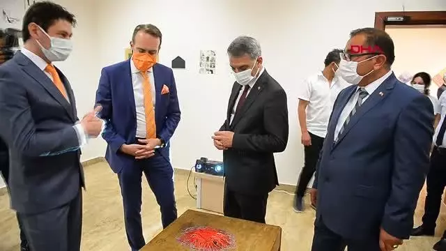 TUNCELİ HOLLANDA BÜYÜKELÇİLİĞİ, ÇOBANLIK YAPARAK TİLBURG ÜNİVERSİTESİ'NE HAZIRLANAN MAHİR İÇİN DEVREDE TUNCELİ HOLLANDA BÜYÜKELÇİLİĞİ, ÇOBANLIK YAPARAK TİLBURG ÜNİVERSİTESİ'NE HAZIRLANAN MAHİR İÇİN DEVREDE