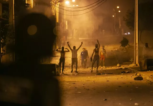 Son dakika haberleri | Tunus'ta bir gencin gözaltına alındıktan sonra hayatını kaybetmesi protesto edildi Son dakika haberleri | Tunus'ta bir gencin gözaltına alındıktan sonra hayatını kaybetmesi protesto edildi