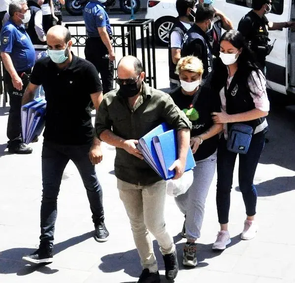 TURGUTLU'DA UYUŞTURUCU ÇETESİ ÇÖKERTİLDİ 7 TUTUKLAMA TURGUTLU'DA UYUŞTURUCU ÇETESİ ÇÖKERTİLDİ 7 TUTUKLAMA