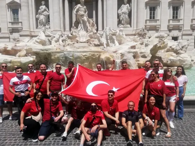 Türk taraftarlar stada giriş yaptı Türk taraftarlar stada giriş yaptı