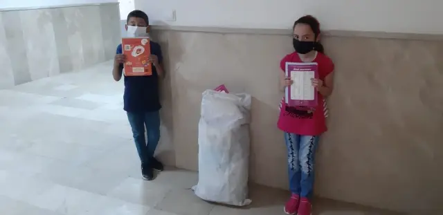 Ulaş'ta Sıfır Atık Projesi'ne destek veren ilkokul öğrencileri şeker ve çikolatayla ödüllendiriliyor Ulaş'ta Sıfır Atık Projesi'ne destek veren ilkokul öğrencileri şeker ve çikolatayla ödüllendiriliyor