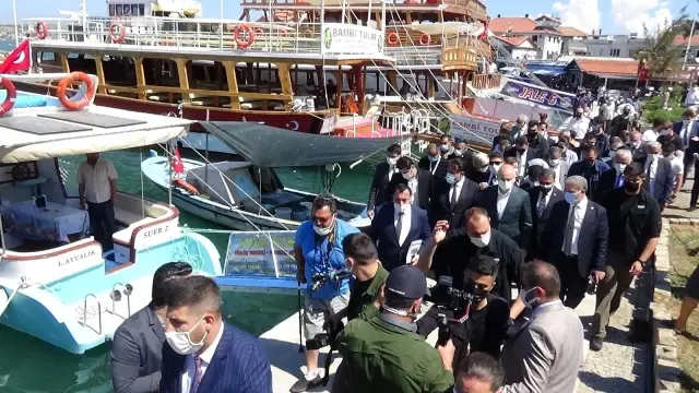 Son dakika haber... BALIKESİR - Ulaştırma ve Altyapı Bakanı Karaismailoğlu, Ayvalık'ta tekne sahipleriyle bir araya geldi (2) Son dakika haber... BALIKESİR - Ulaştırma ve Altyapı Bakanı Karaismailoğlu, Ayvalık'ta tekne sahipleriyle bir araya geldi (2)