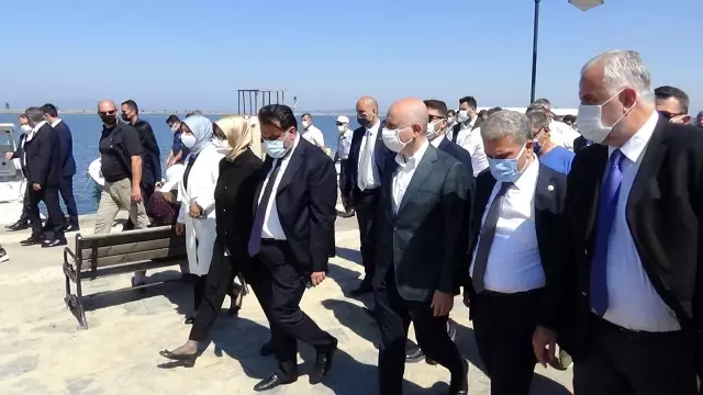 Son dakika haber... BALIKESİR - Ulaştırma ve Altyapı Bakanı Karaismailoğlu, Ayvalık'ta tekne sahipleriyle bir araya geldi (2) Son dakika haber... BALIKESİR - Ulaştırma ve Altyapı Bakanı Karaismailoğlu, Ayvalık'ta tekne sahipleriyle bir araya geldi (2)