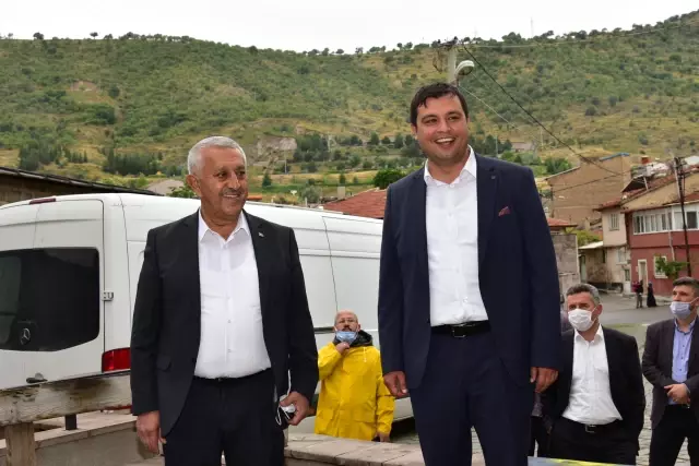 AFYONKARAHİSAR - Uşak Belediye Başkanı Çakın, Sokak Sağlıklaştırma Projesini inceledi AFYONKARAHİSAR - Uşak Belediye Başkanı Çakın, Sokak Sağlıklaştırma Projesini inceledi