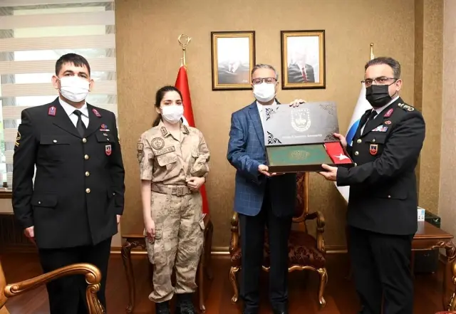 Jandarma Teşkilatı'ndan Vali Su'ya 182. Kuruluş Yıldönümü Ziyareti Jandarma Teşkilatı'ndan Vali Su'ya 182. Kuruluş Yıldönümü Ziyareti