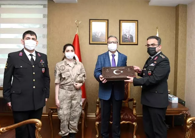 Jandarma Teşkilatı'ndan Vali Su'ya 182. Kuruluş Yıldönümü Ziyareti Jandarma Teşkilatı'ndan Vali Su'ya 182. Kuruluş Yıldönümü Ziyareti