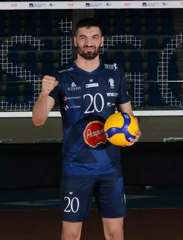 Efeler Ligi ekibi Altekma, Emre Tayaz'la tekrar anlaştı Efeler Ligi ekibi Altekma, Emre Tayaz'la tekrar anlaştı