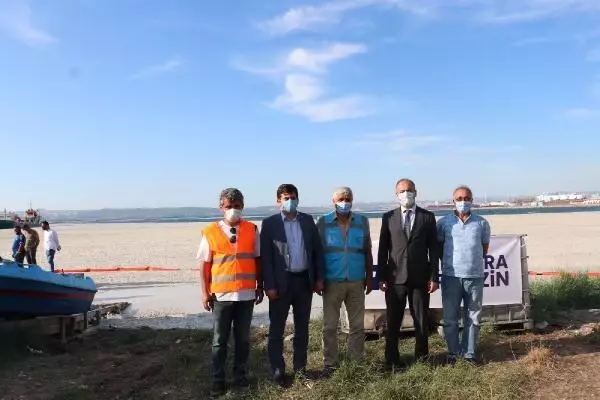 Yalova'da deniz yeniden müsilajla kaplandı (2) Yalova'da deniz yeniden müsilajla kaplandı (2)