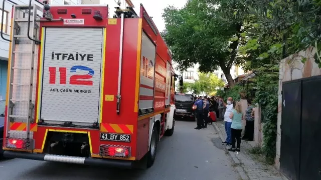 Yangın paniği sosyal mesafeyi unutturdu Yangın paniği sosyal mesafeyi unutturdu