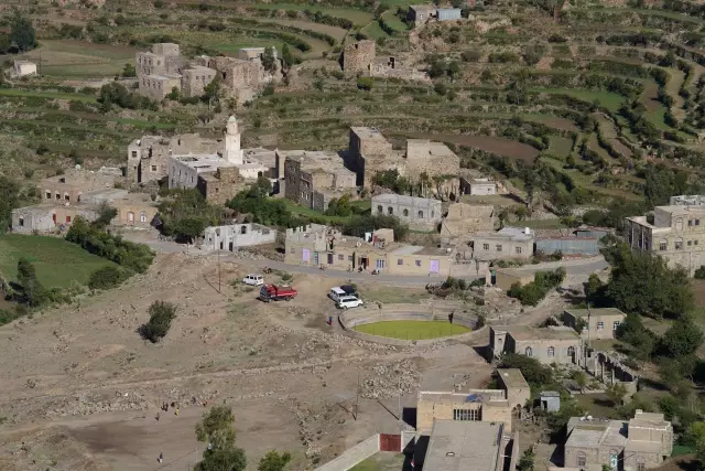 Yemen'de Husilerin ablukası altındaki Taiz halkının nefes alma durağı: Sabır Dağı Yemen'de Husilerin ablukası altındaki Taiz halkının nefes alma durağı: Sabır Dağı