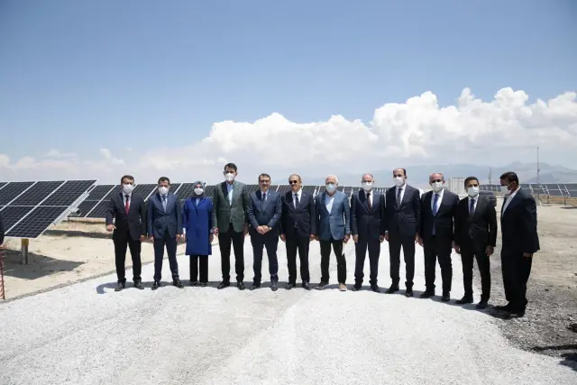 Kurum: 'Hedefimiz bütün binalarımızın enerji kimlik belgesi alabilecek standartlara kavuşturulmasıdır' Kurum: 'Hedefimiz bütün binalarımızın enerji kimlik belgesi alabilecek standartlara kavuşturulmasıdır'