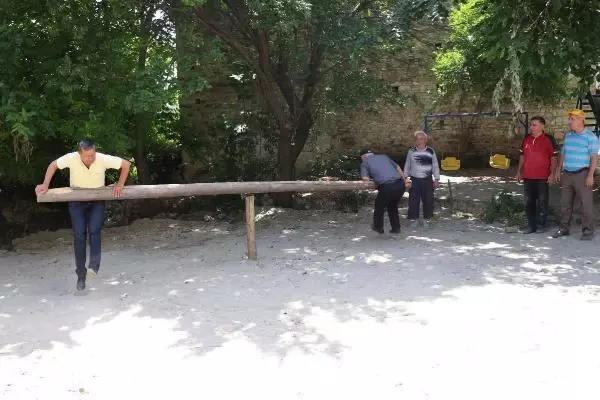 YOK OLMAYA YÜZ TUTAN 'CINGIRDAK' GELENEĞİNİ CANLANDIRDILAR YOK OLMAYA YÜZ TUTAN 'CINGIRDAK' GELENEĞİNİ CANLANDIRDILAR