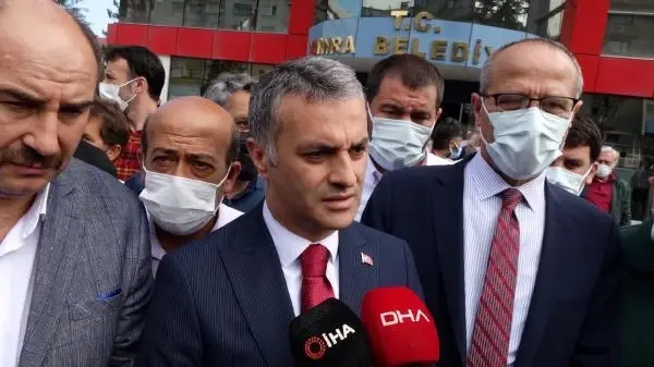 Son dakika haberi: Yomra Belediye Başkanı Bıyık'a silahlı saldırı (2) Son dakika haberi: Yomra Belediye Başkanı Bıyık'a silahlı saldırı (2)