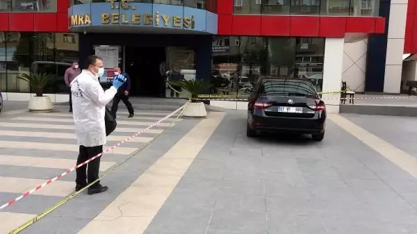Son dakika haberi: Yomra Belediye Başkanı Bıyık'a silahlı saldırı (2) Son dakika haberi: Yomra Belediye Başkanı Bıyık'a silahlı saldırı (2)