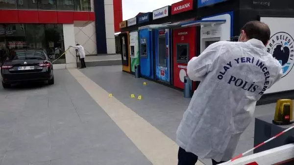Son dakika haberi: Yomra Belediye Başkanı Bıyık'a silahlı saldırı (2) Son dakika haberi: Yomra Belediye Başkanı Bıyık'a silahlı saldırı (2)