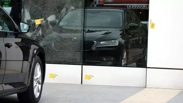 Son dakika haberi: Yomra Belediye Başkanı Bıyık'a silahlı saldırı (2) Son dakika haberi: Yomra Belediye Başkanı Bıyık'a silahlı saldırı (2)